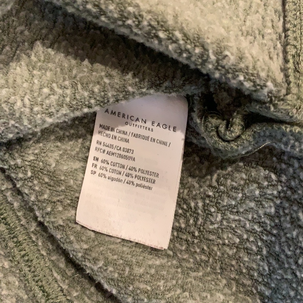 Green American eagle raw edge pullover - Picture 4 of 5